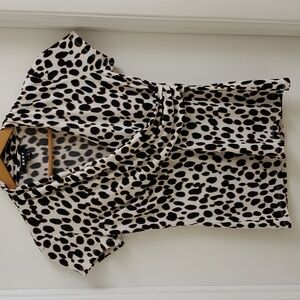 Dkny animal print short sleeve blouse size Small